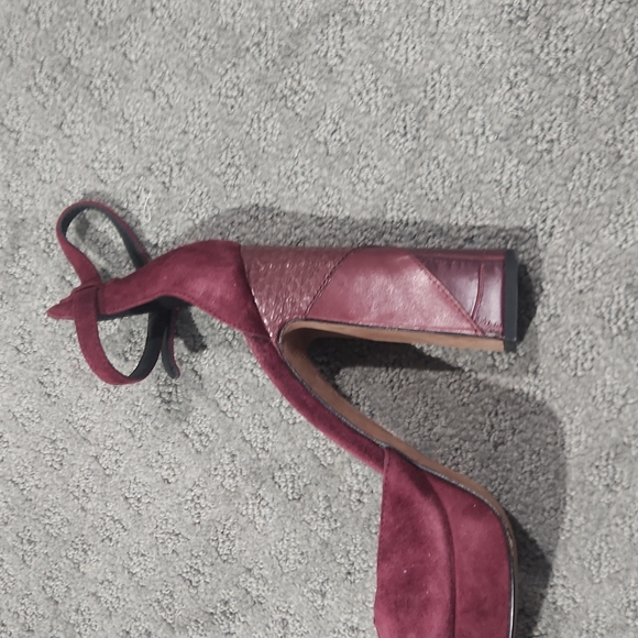 Coach Christie Pat Suede Maroon Pumps  Size 8 - Picture 5 of 12